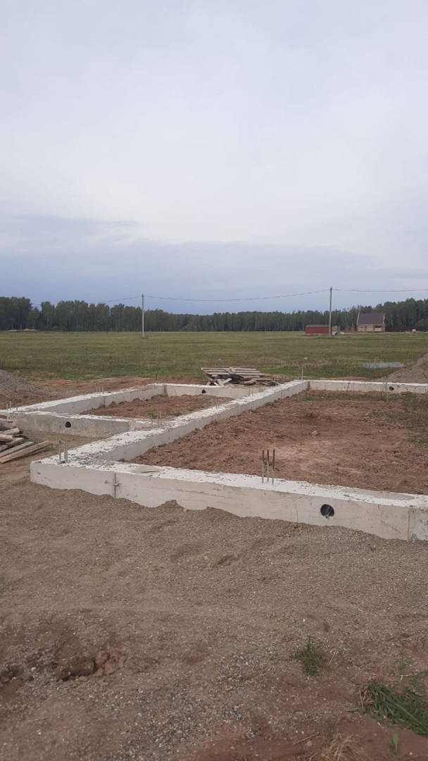 Возведение фундамента