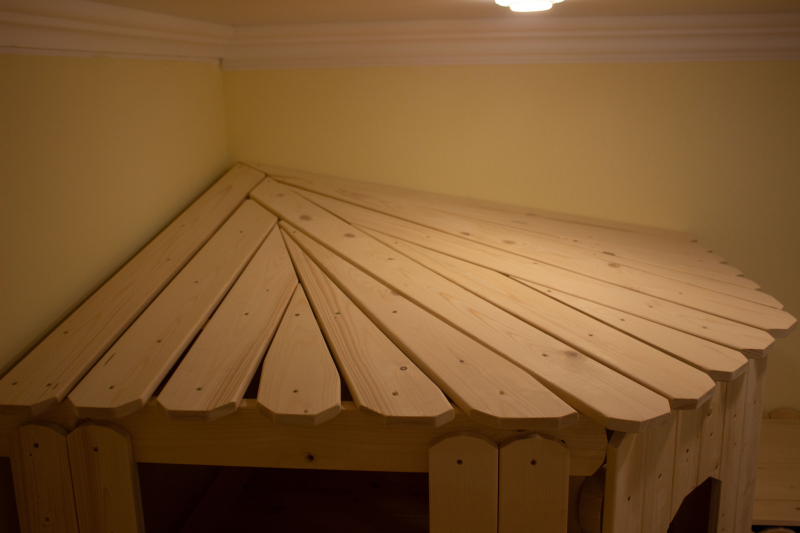 Детский интерьер из дерева для Эрика и его мамы