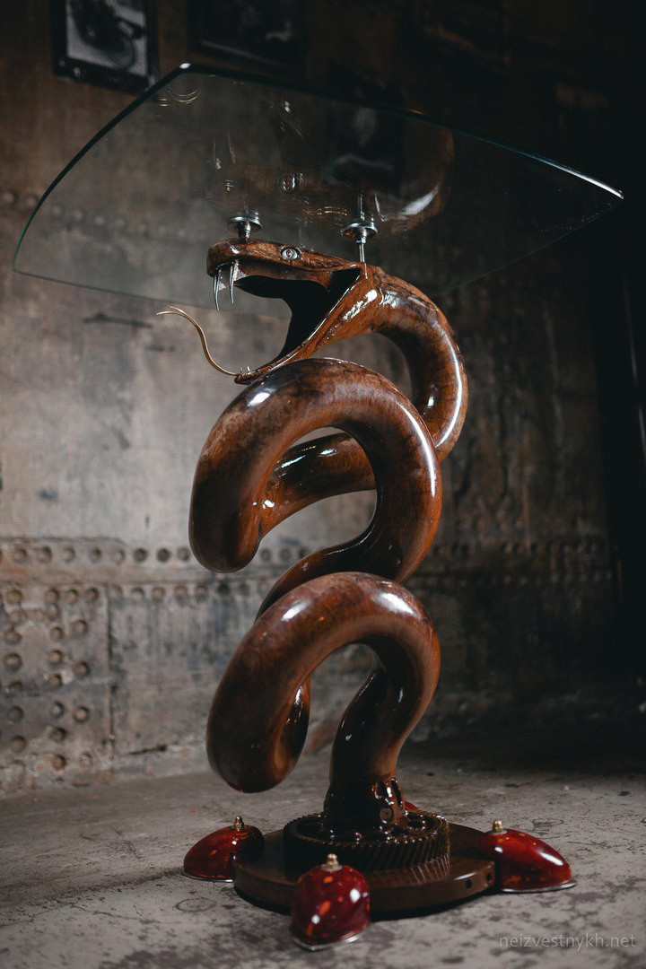 Интерьерные столы