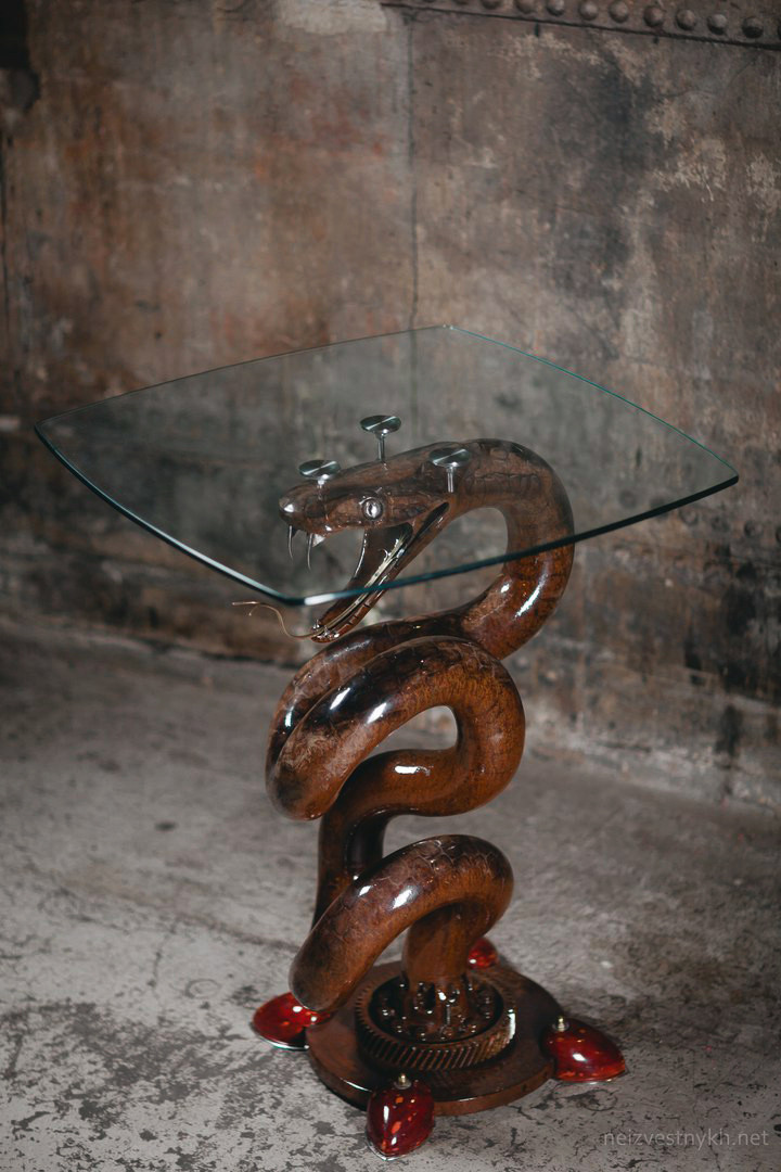 Интерьерные столы