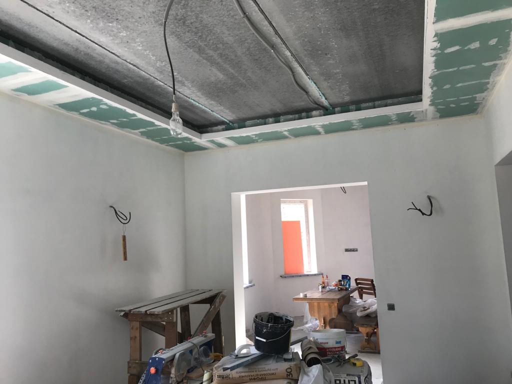 Отделочные работы внутри дома.