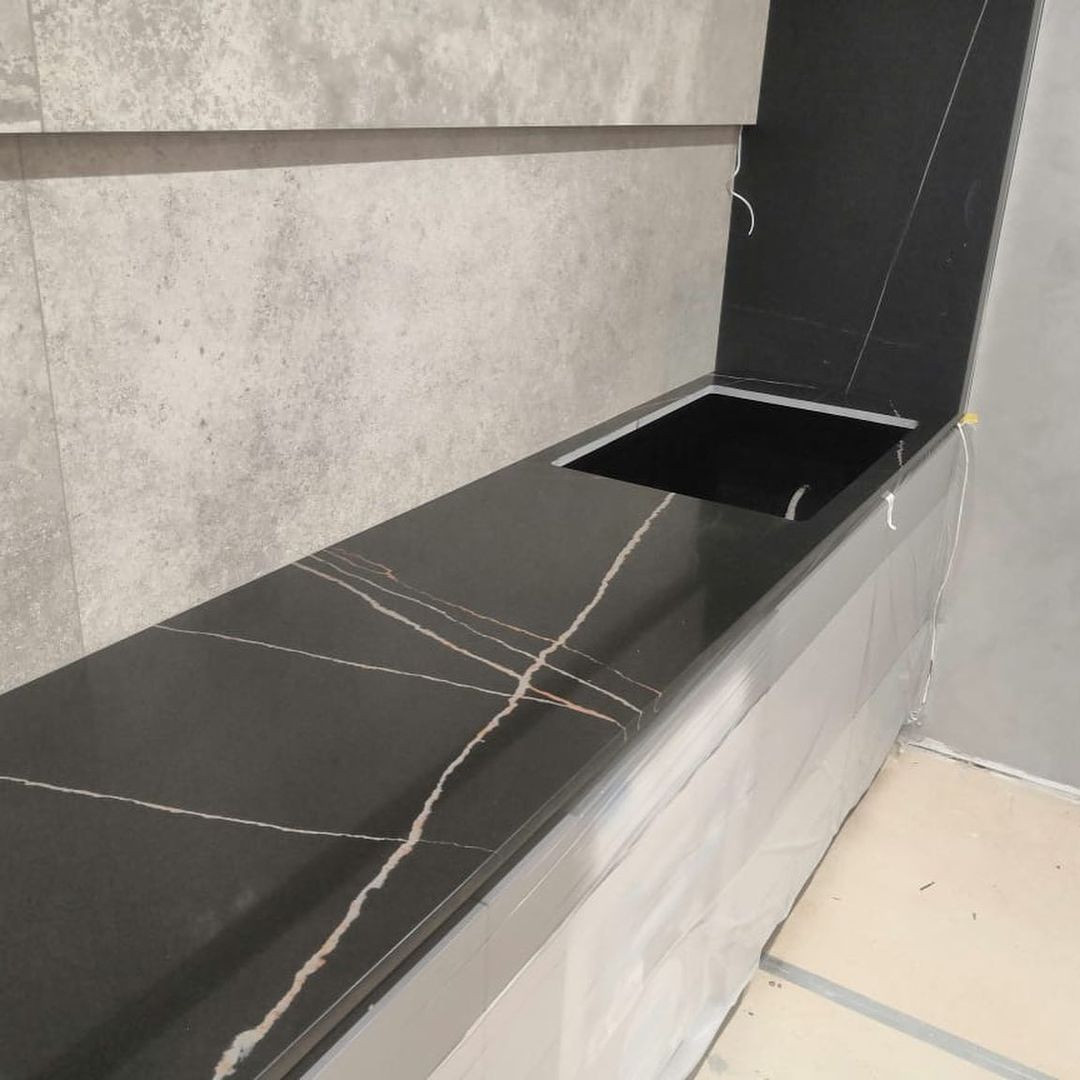 Обложка проекта: Кухонные столешницы из кварцевого агломерата