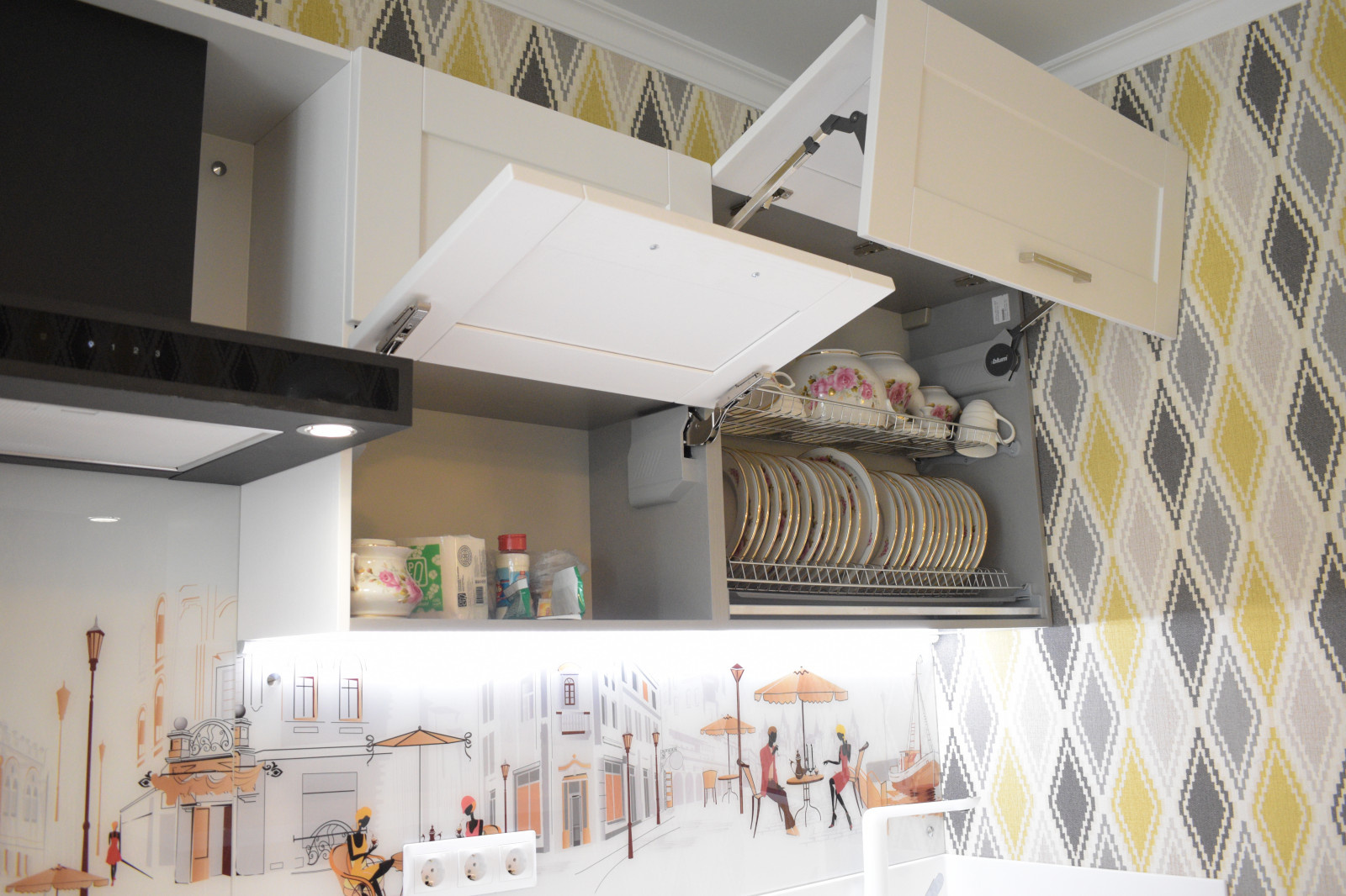 Кухня Кальвадос из массива дуба с каменной столешницей