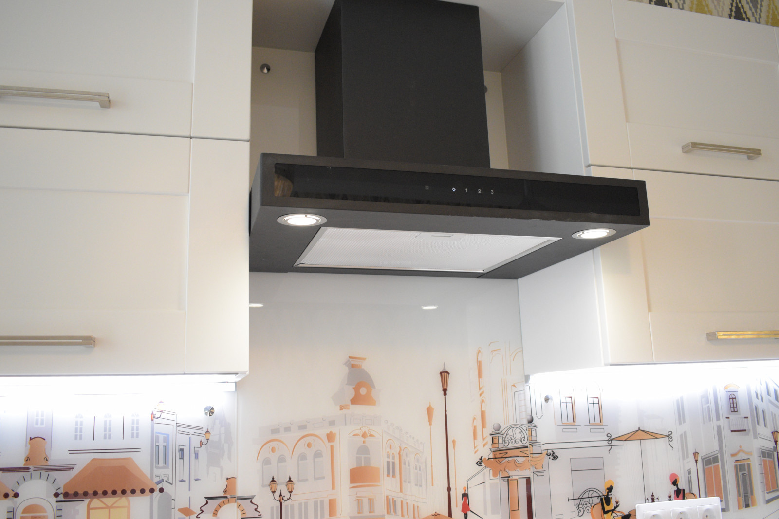 Кухня Кальвадос из массива дуба с каменной столешницей