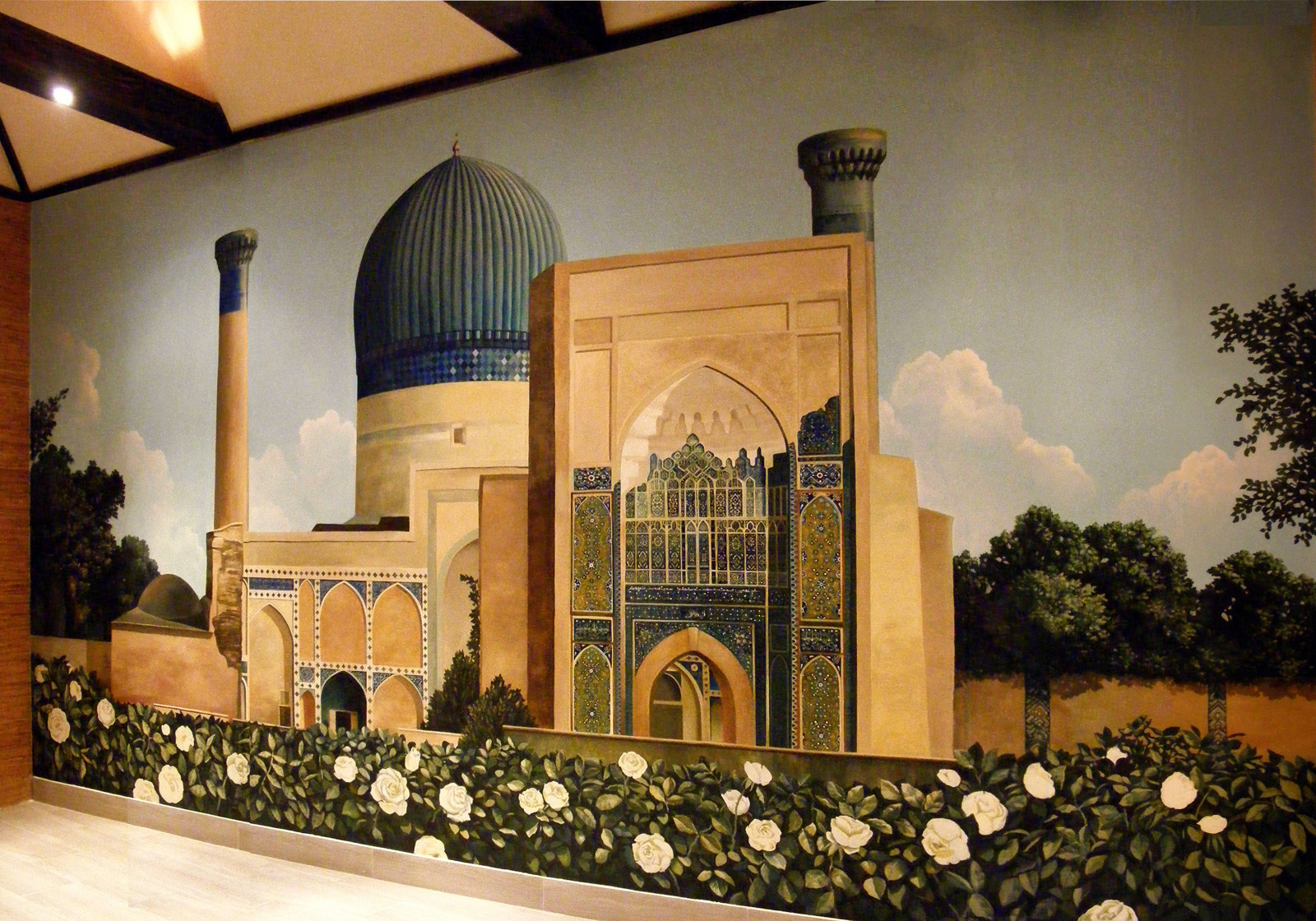 Панно в комнате отдыха загородного дома