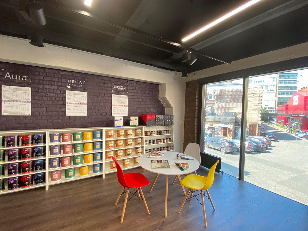 Флагманский салон Benjamin Moore в Москве в центре дизайна ARTPLAY