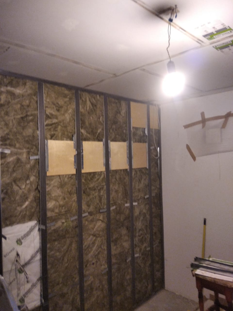 Обложка проекта: Звукоизоляция комнаты вкруг 12 м2