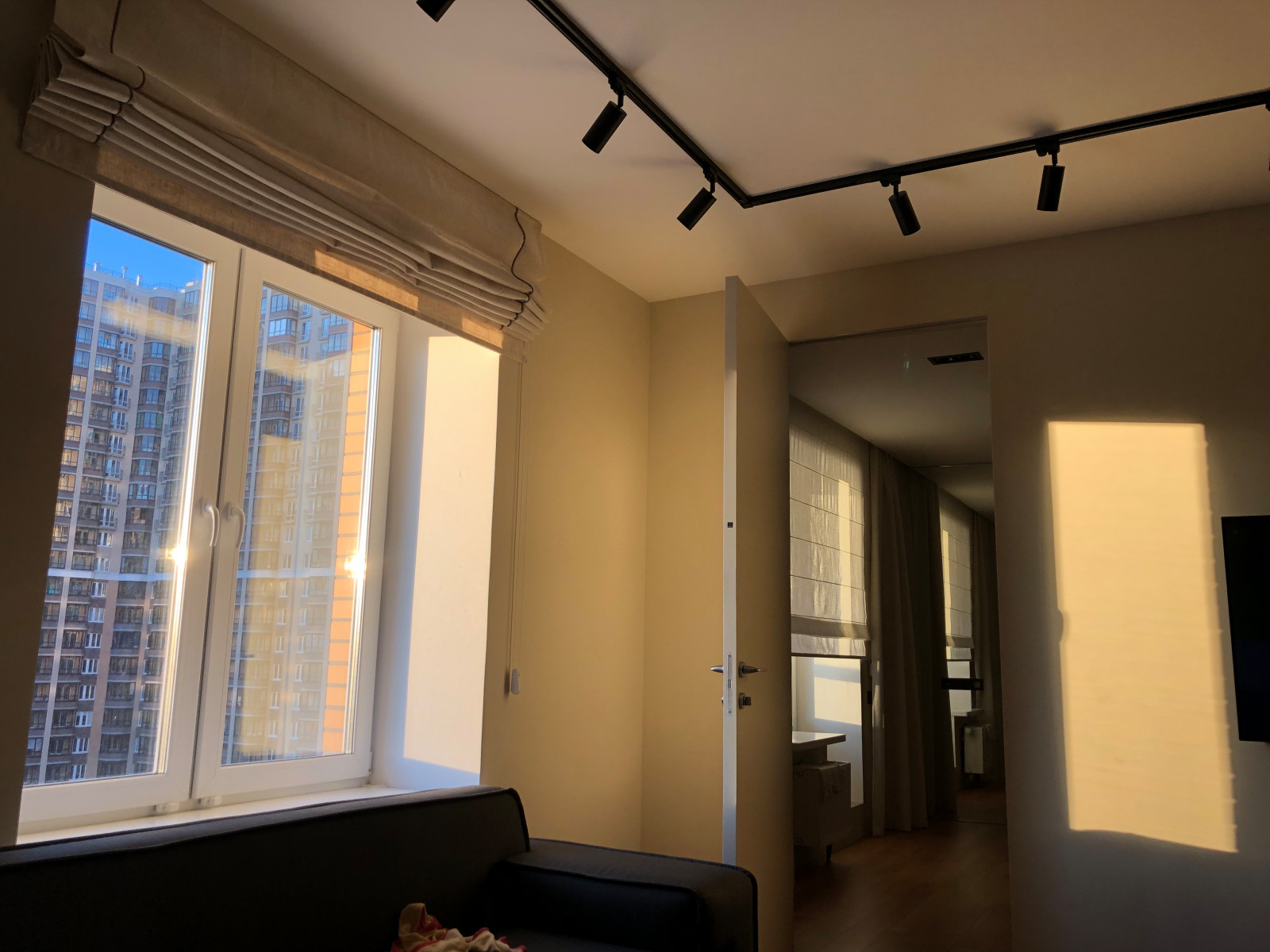 дизайн - проект квартиры 84 м2 с гостиной 42 м2
