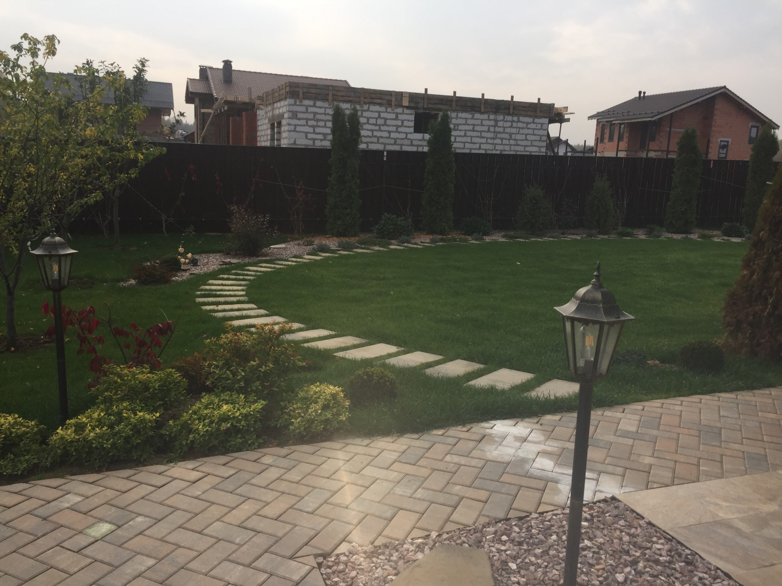 Ландшафтный дизайн участка треугольной формы