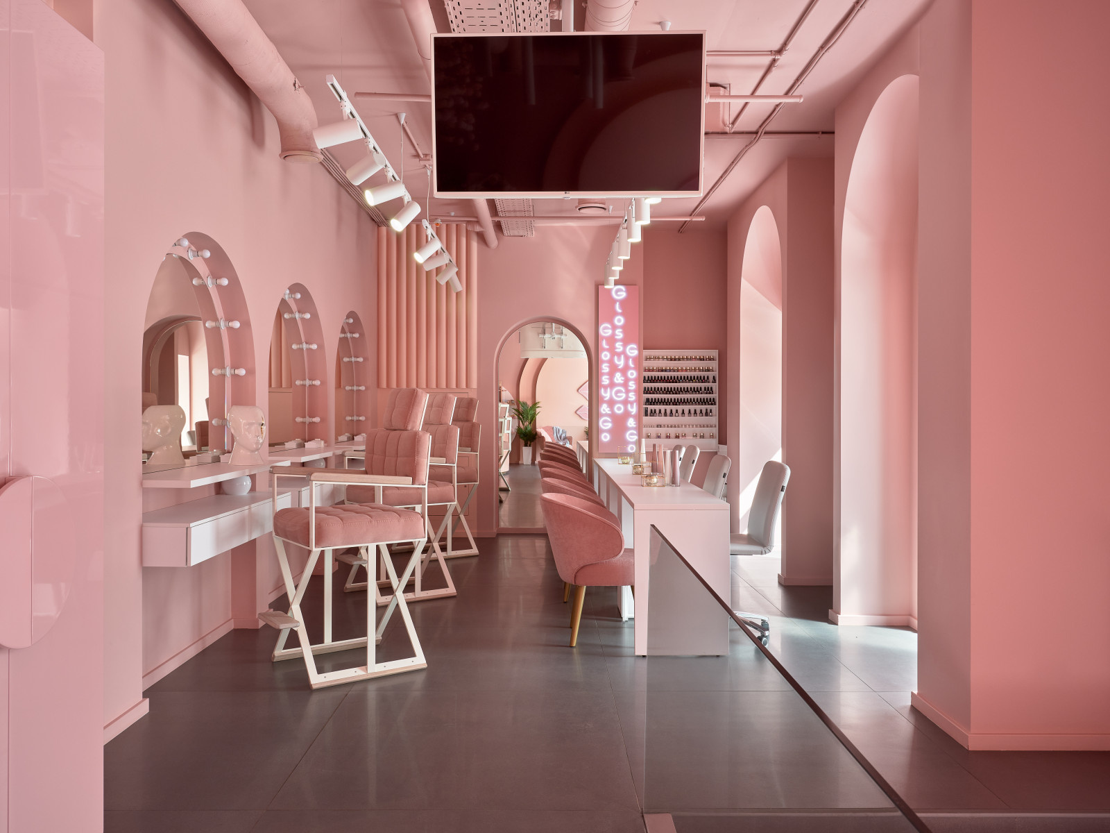 Интерьер в пудрово-розовых оттенках. Студия Beton Salon. Публикация Elle Decor
