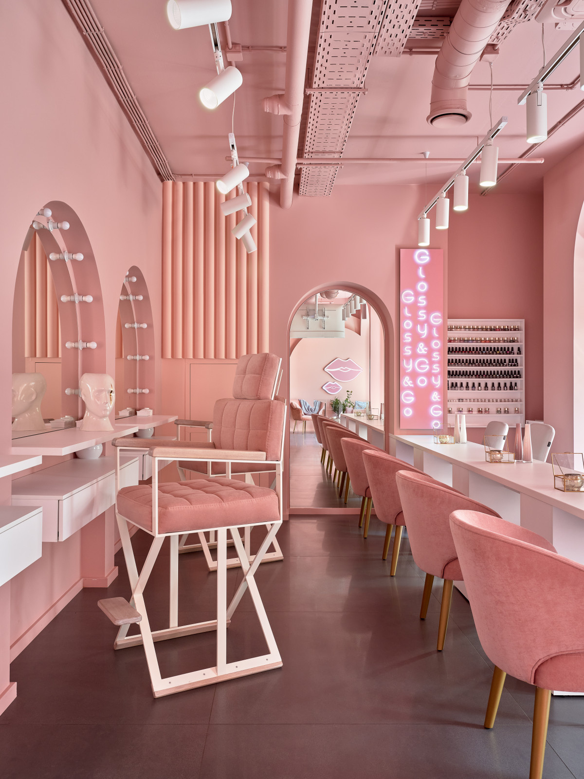 Интерьер в пудрово-розовых оттенках. Студия Beton Salon. Публикация Elle Decor