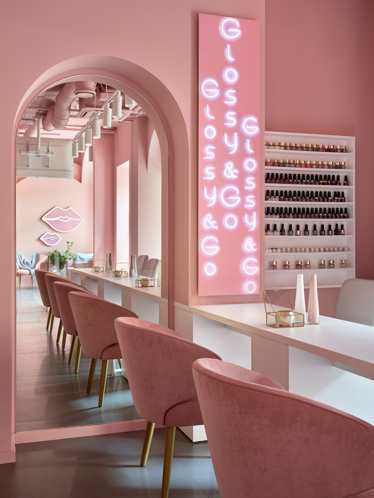 Интерьер в пудрово-розовых оттенках. Студия Beton Salon. Публикация Elle Decor