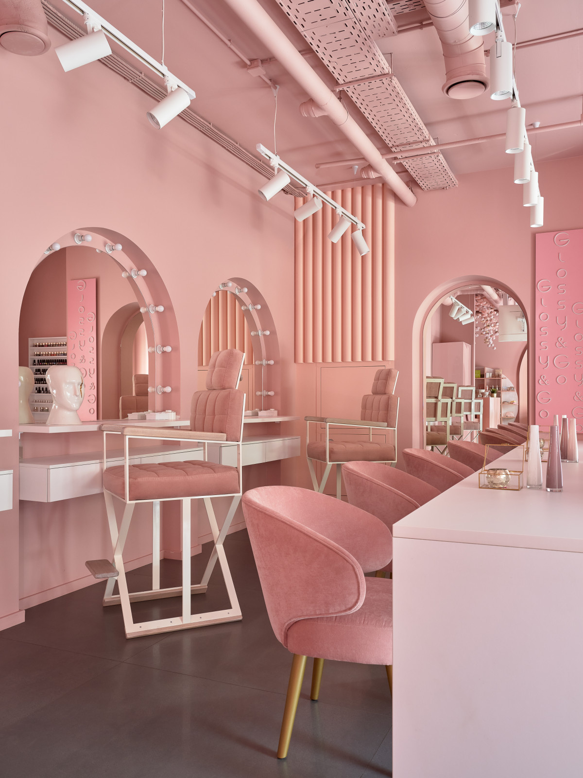 Интерьер в пудрово-розовых оттенках. Студия Beton Salon. Публикация Elle Decor
