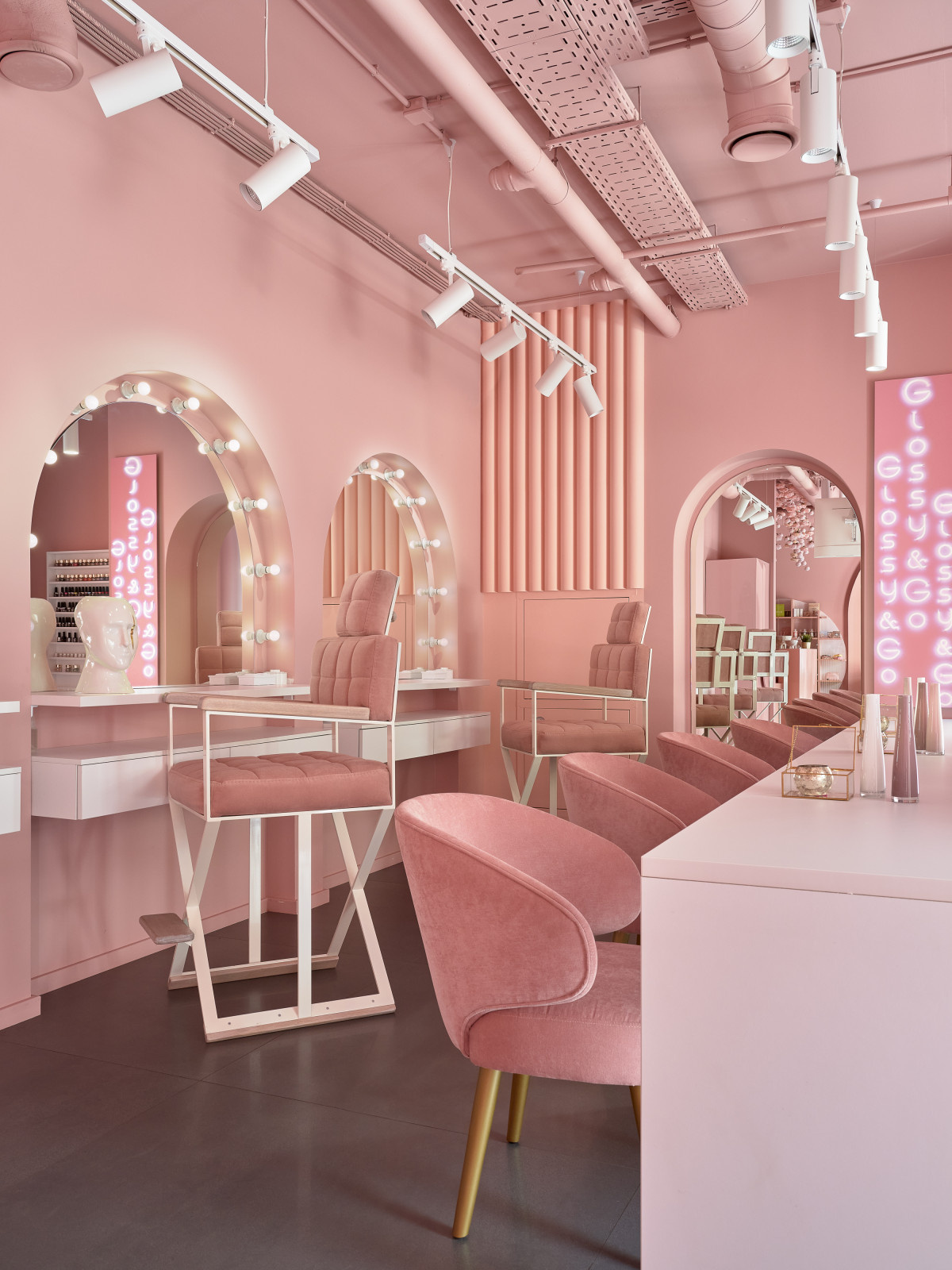 Интерьер в пудрово-розовых оттенках. Студия Beton Salon. Публикация Elle Decor