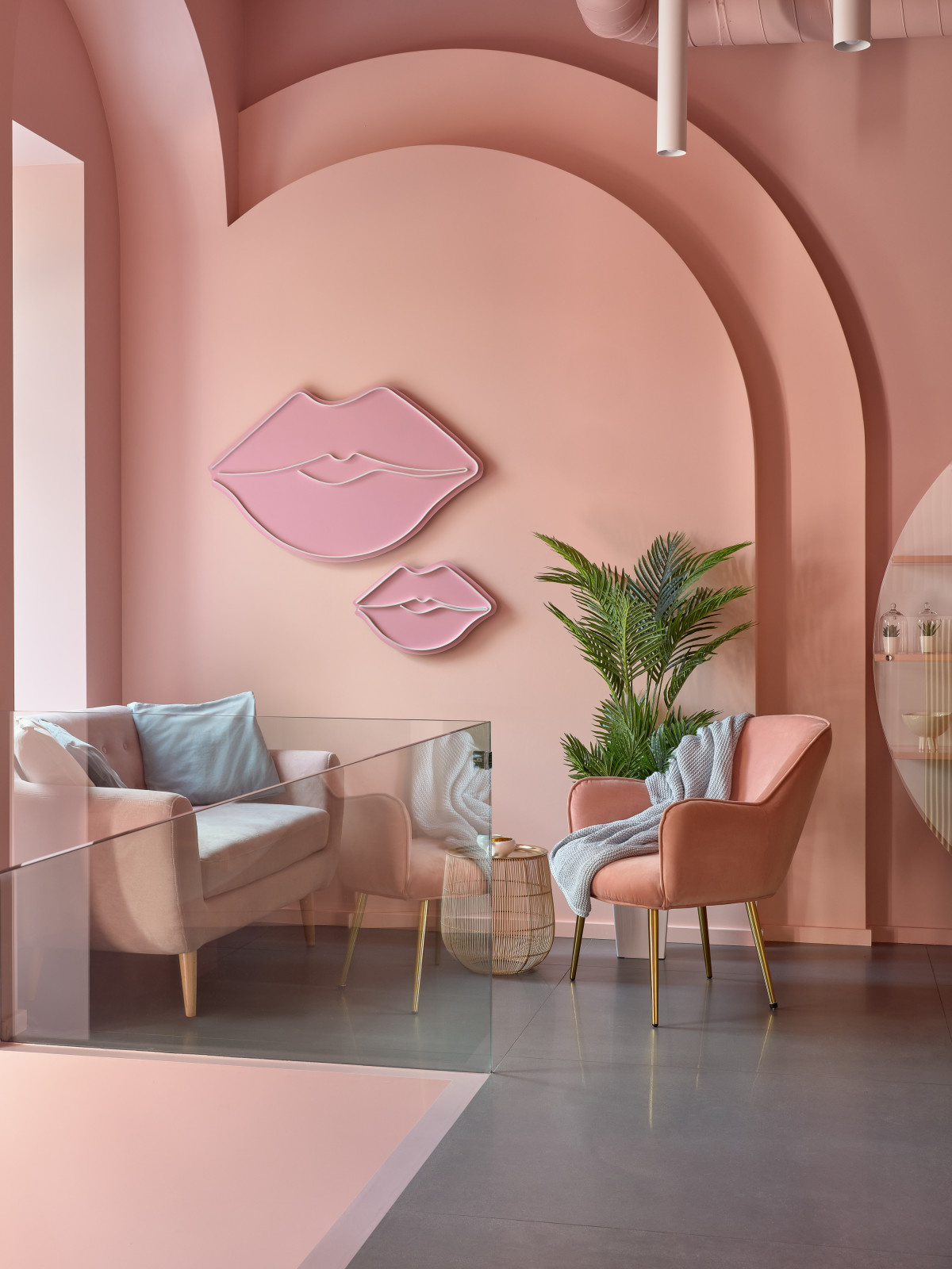 Интерьер в пудрово-розовых оттенках. Студия Beton Salon. Публикация Elle Decor