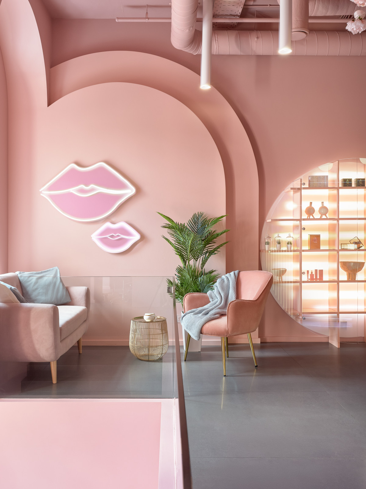 Интерьер в пудрово-розовых оттенках. Студия Beton Salon. Публикация Elle Decor
