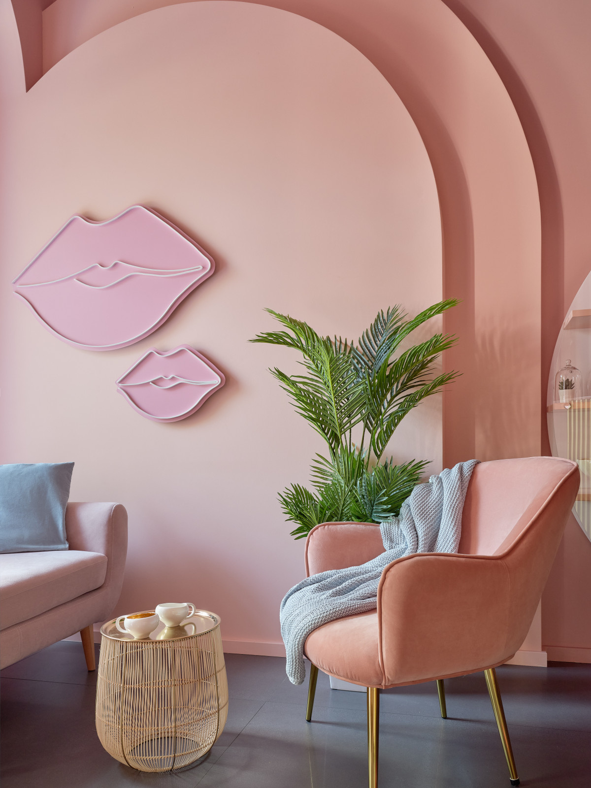 Интерьер в пудрово-розовых оттенках. Студия Beton Salon. Публикация Elle Decor