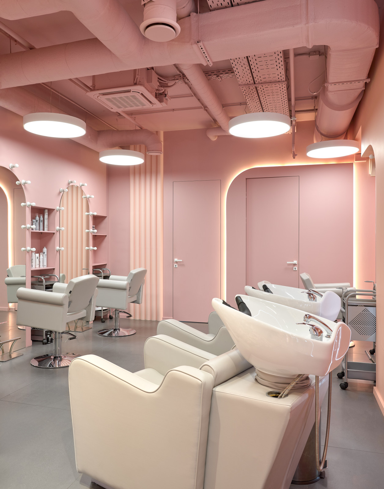 Интерьер в пудрово-розовых оттенках. Студия Beton Salon. Публикация Elle Decor