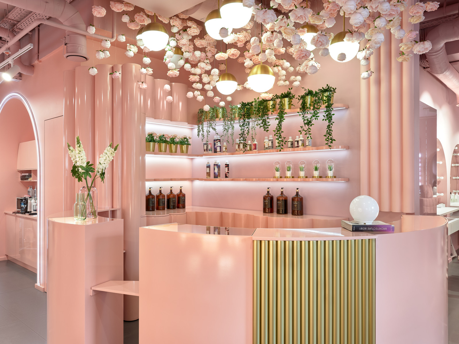 Интерьер в пудрово-розовых оттенках. Студия Beton Salon. Публикация Elle Decor