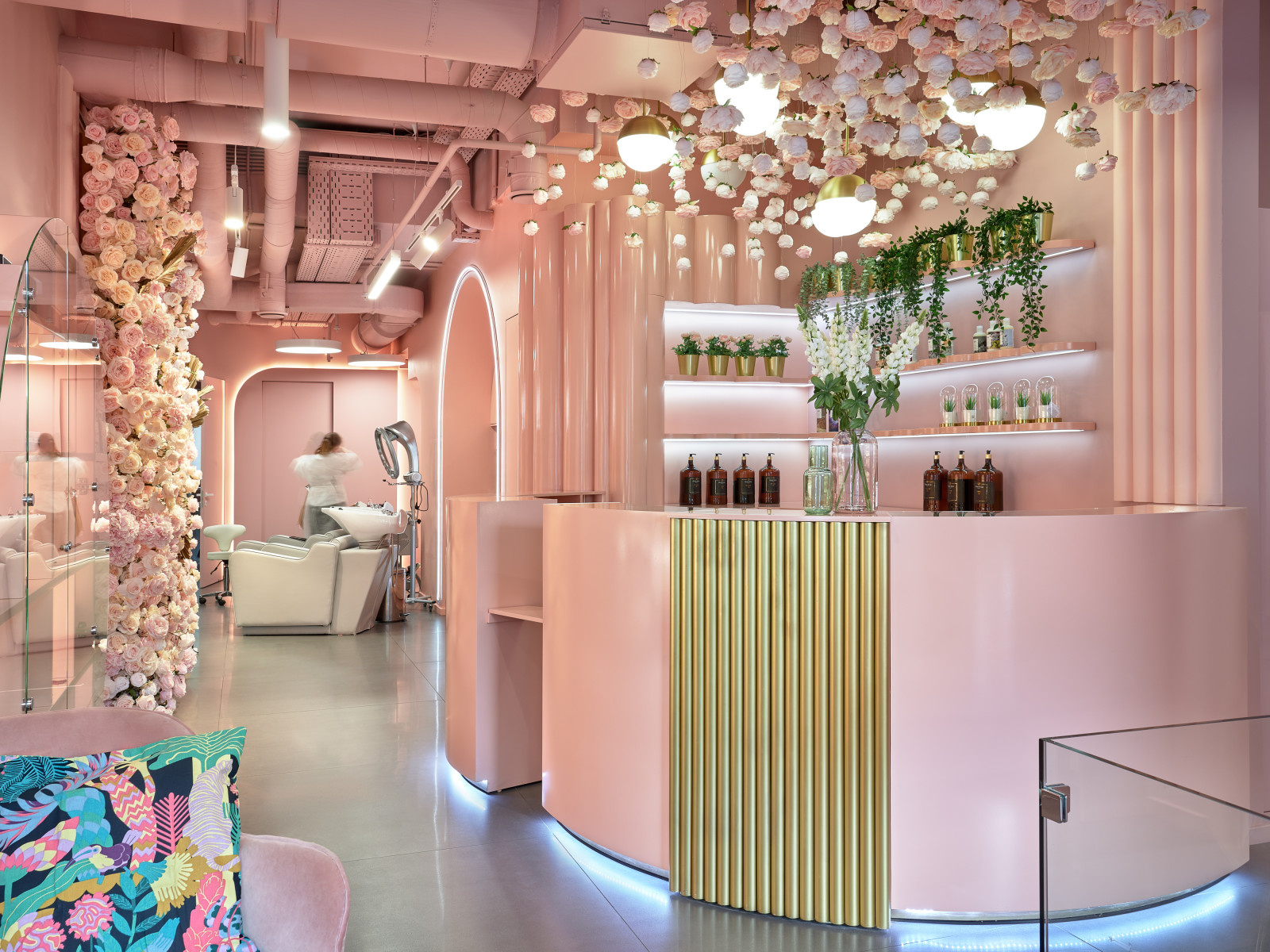 Интерьер в пудрово-розовых оттенках. Студия Beton Salon. Публикация Elle Decor