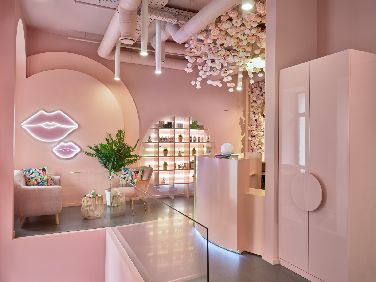 Интерьер в пудрово-розовых оттенках. Студия Beton Salon. Публикация Elle Decor