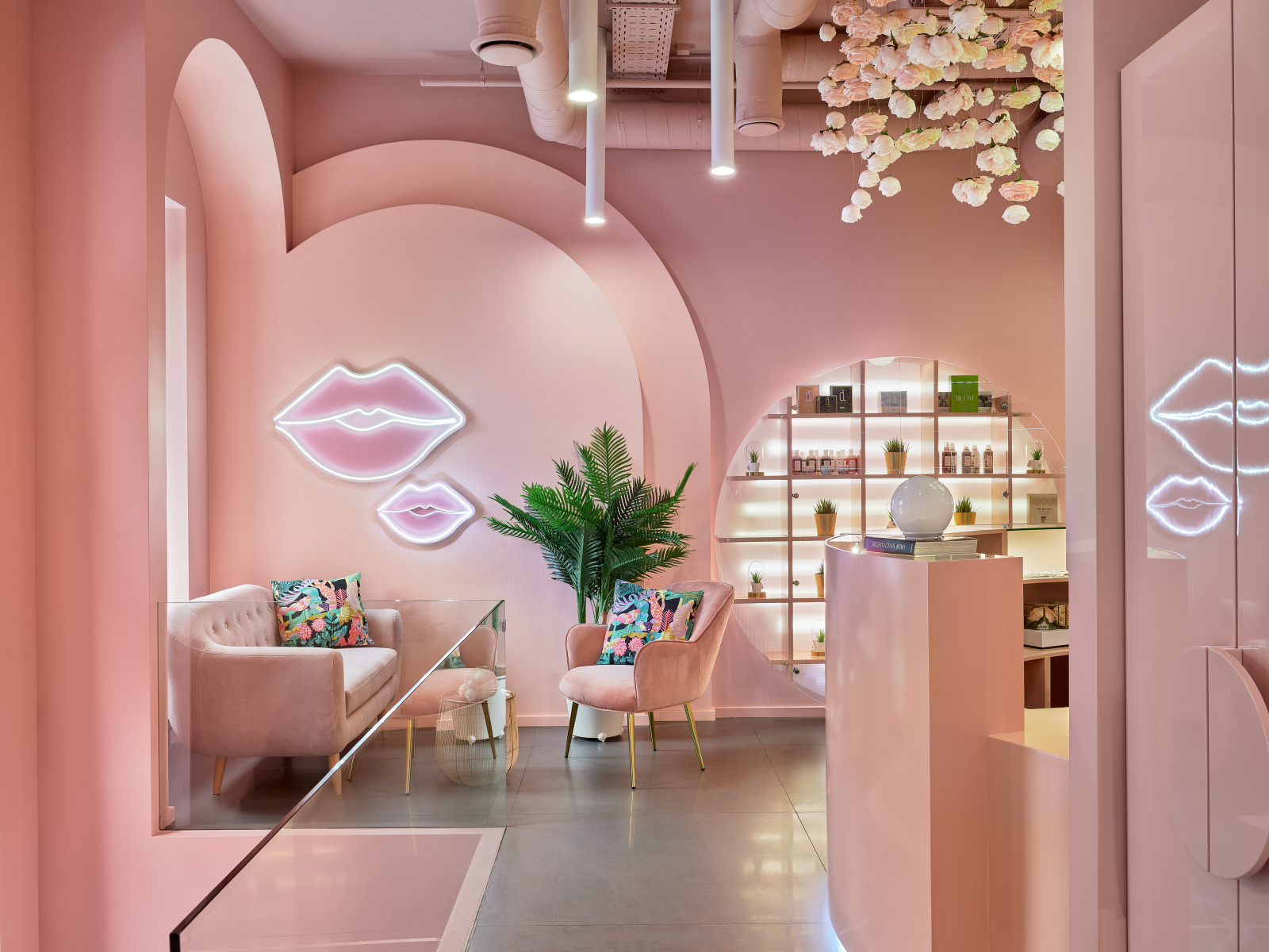 Интерьер в пудрово-розовых оттенках. Студия Beton Salon. Публикация Elle Decor