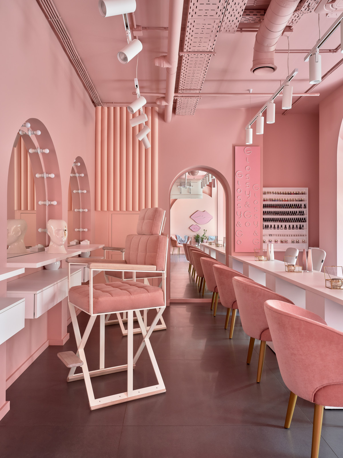 Интерьер в пудрово-розовых оттенках. Студия Beton Salon. Публикация Elle Decor