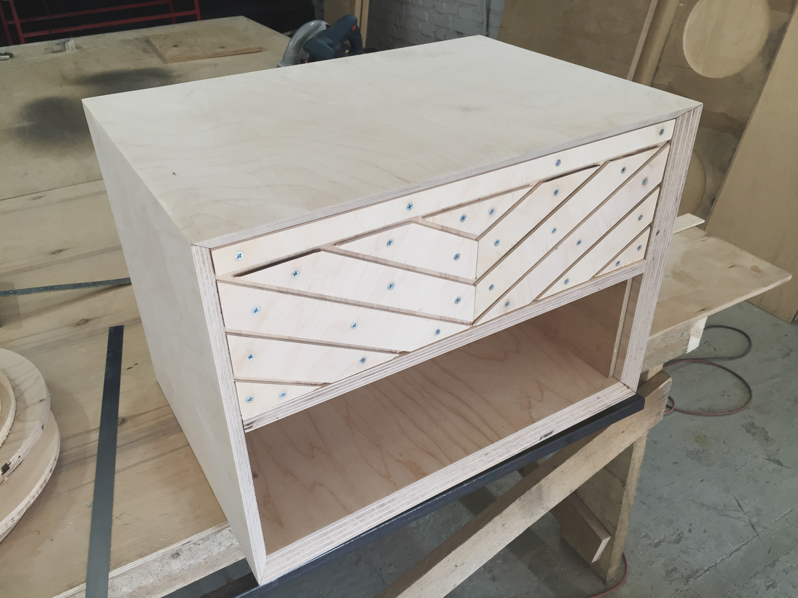 Тумбочка на заказ