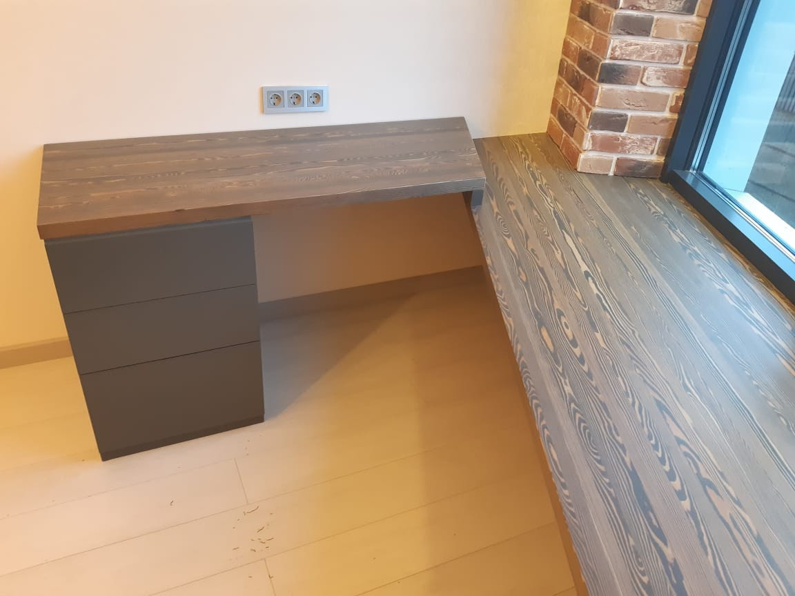 Обложка проекта: Стол подоконник