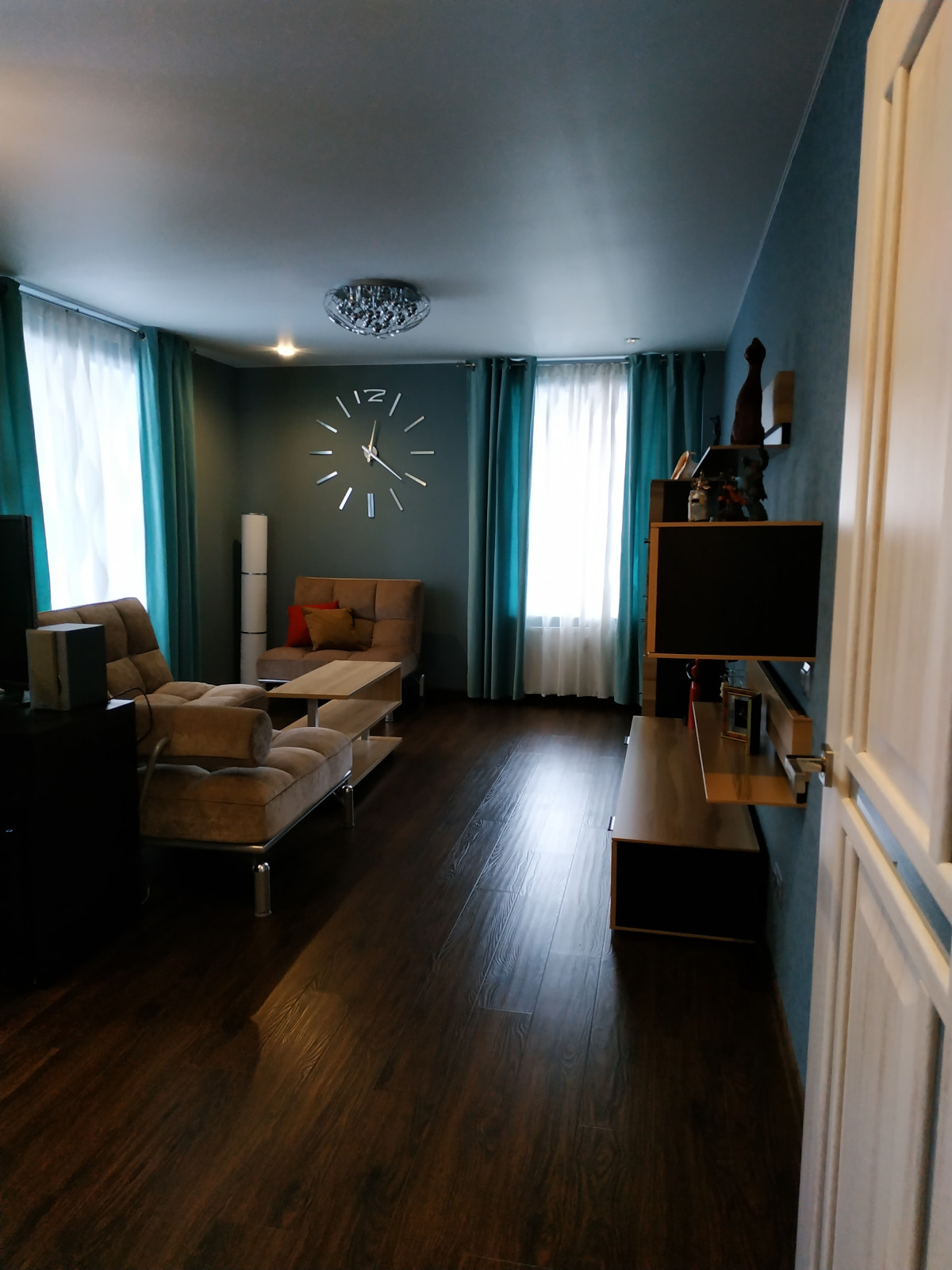 Квартира в тонах сентябрьского парка.