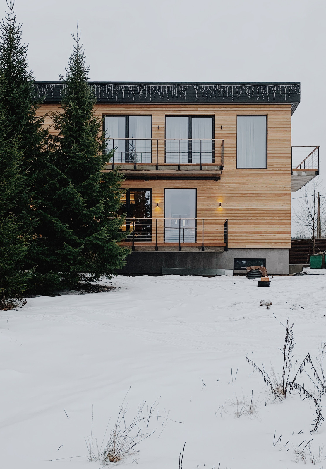 Здание Отеля Sorola Village на берегу Ладожского озера