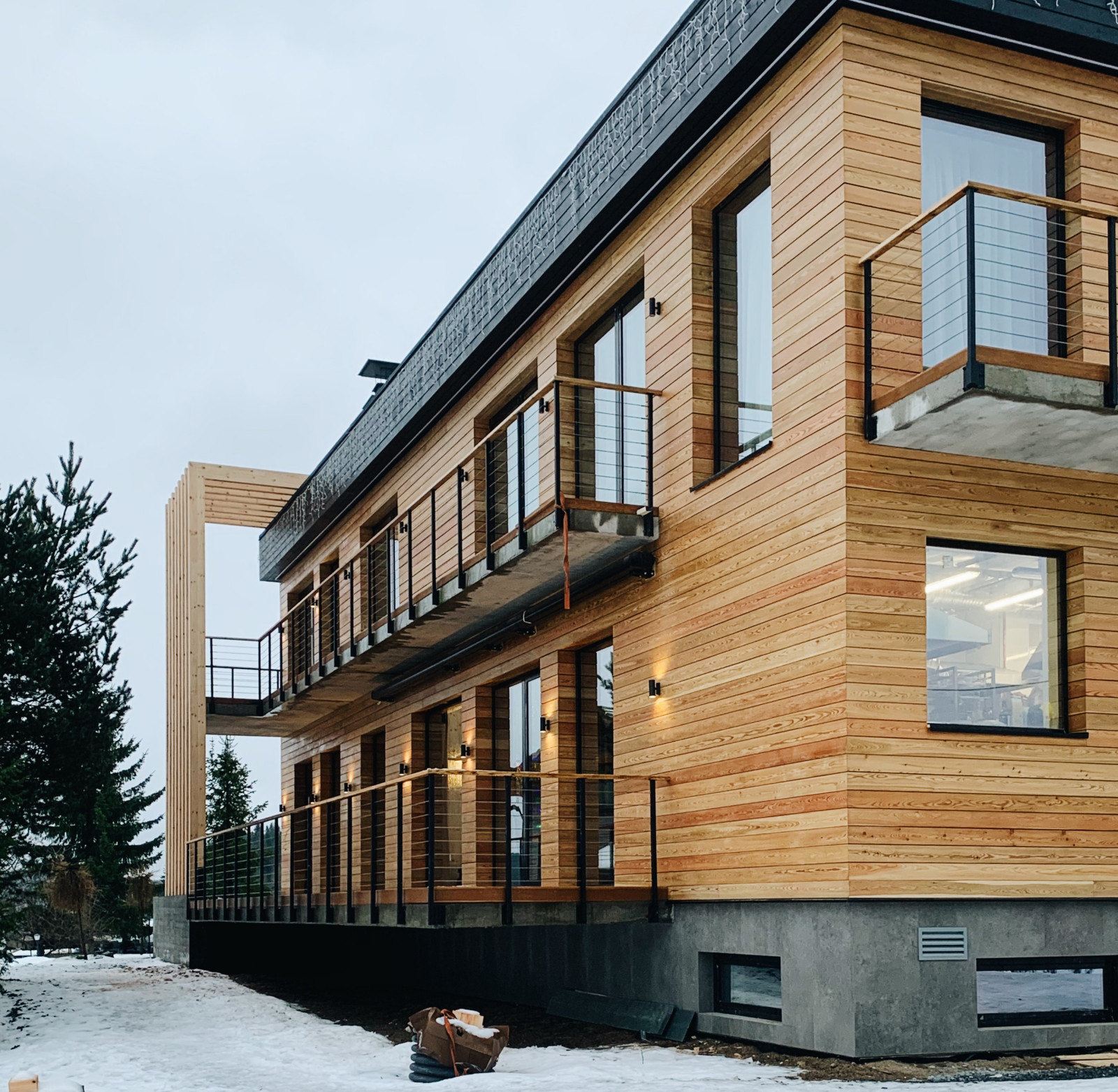 Здание Отеля Sorola Village на берегу Ладожского озера