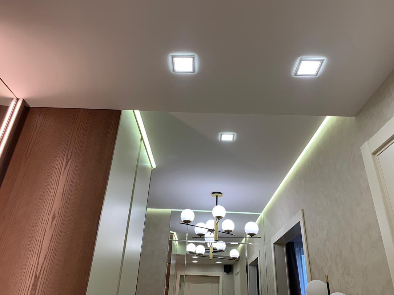Потолки и освещение