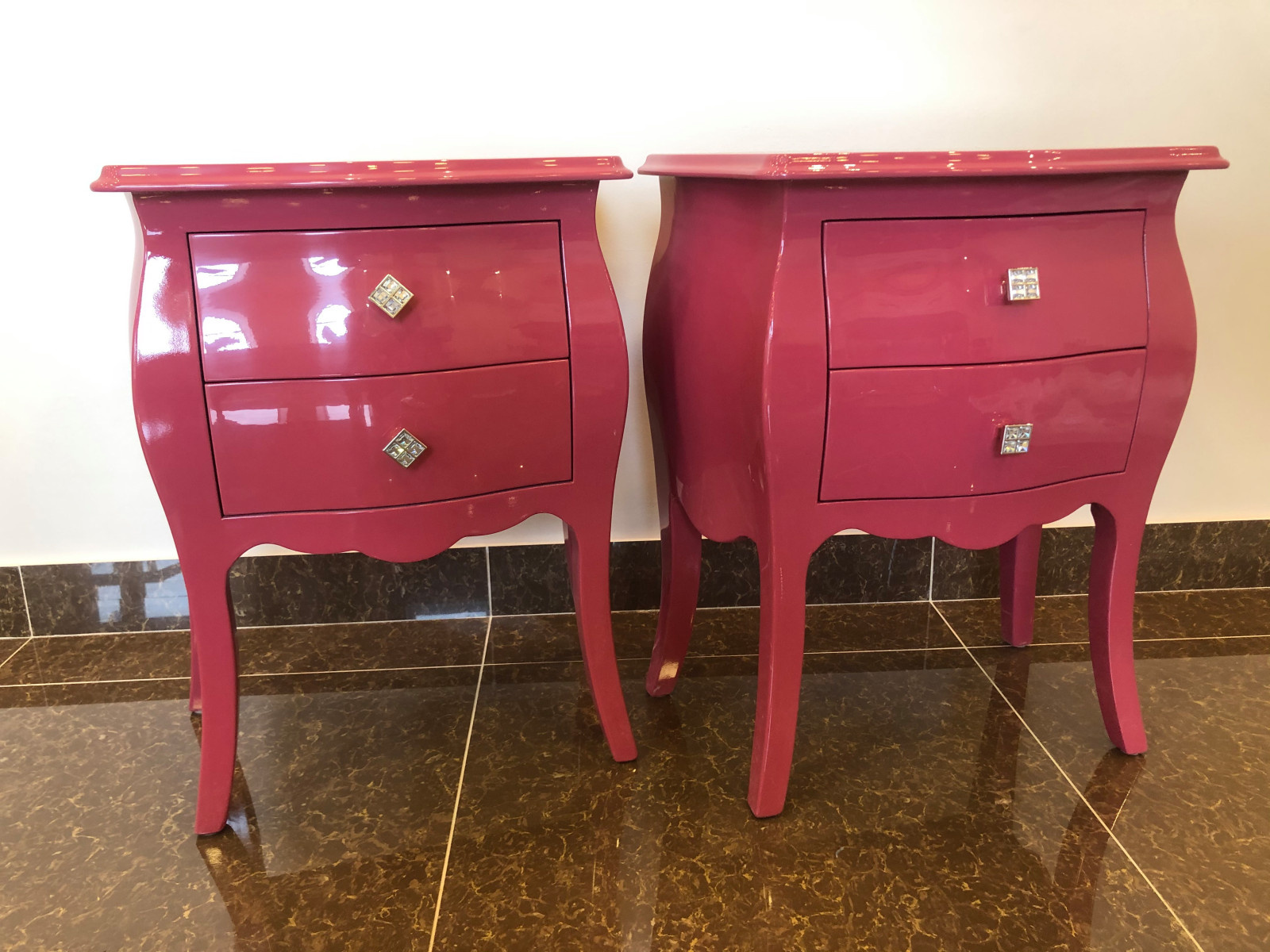 Распродажа выставочных образцов итальянской мебели, светильников и аксессуаров