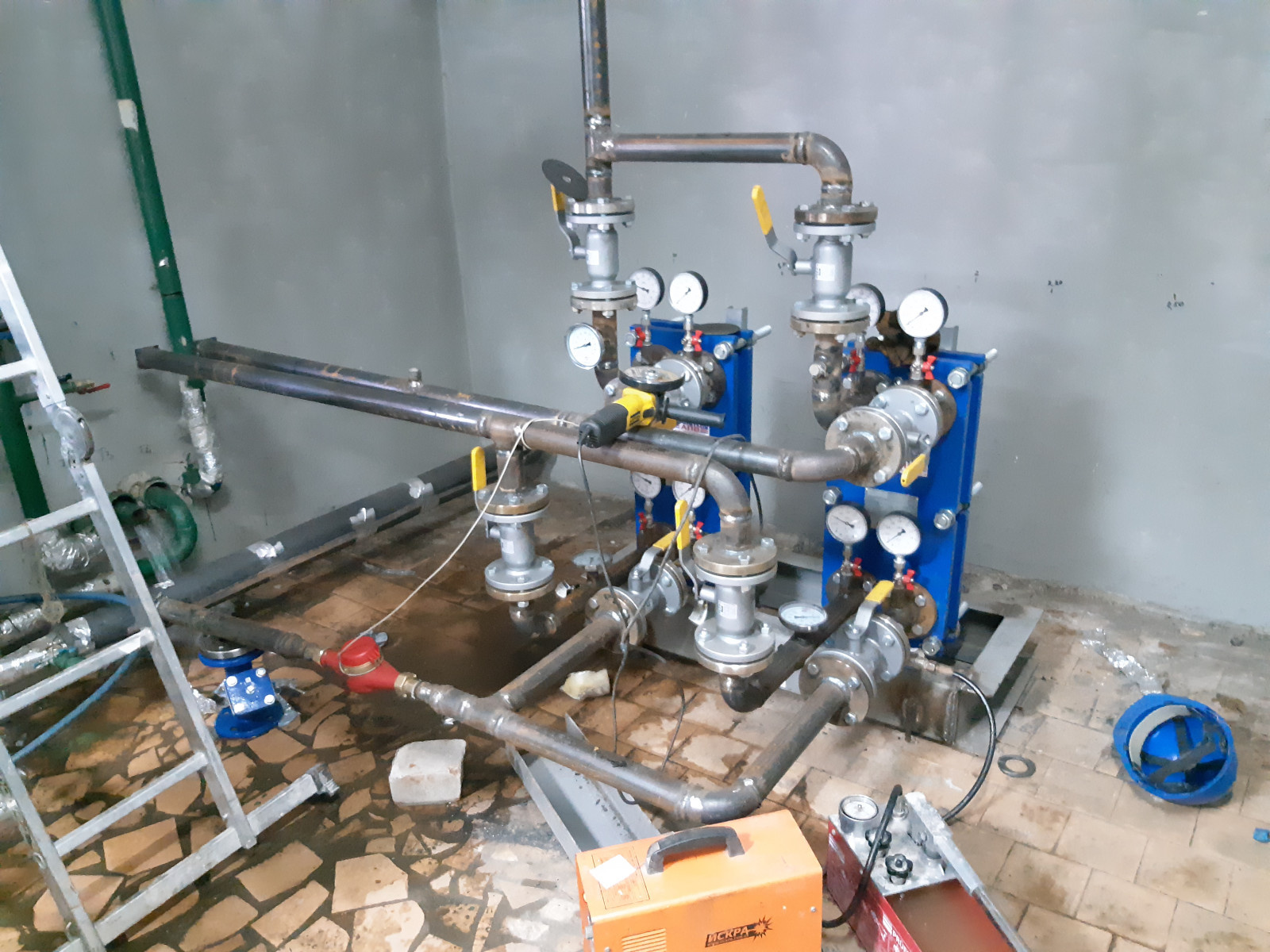 Тепловой пункт нефтезавода