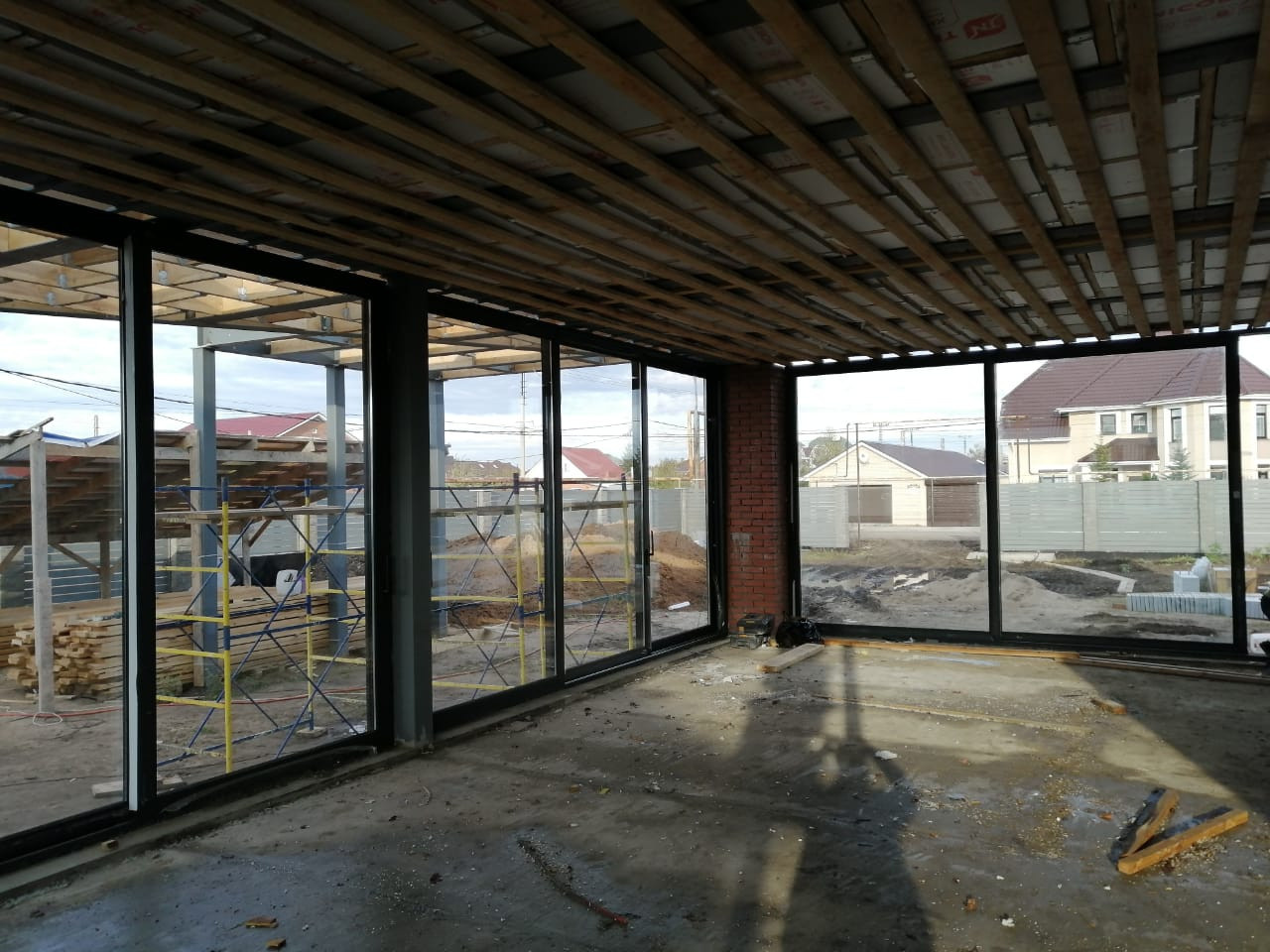 Панорамное остеклние Беседки раздвижными теплыми конструкциями