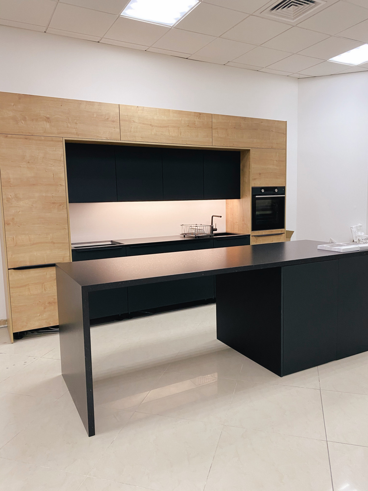 Кухни и мебель из Европы. Реализация