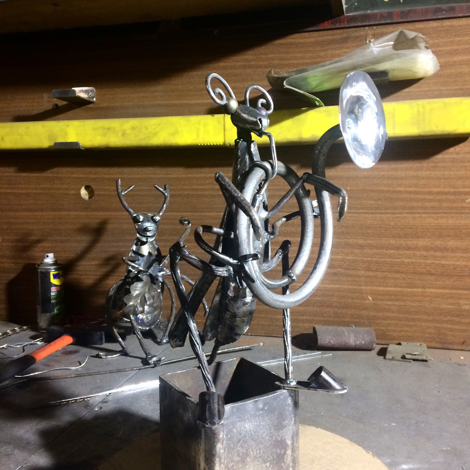 Кованые персонажи для дома и сада.