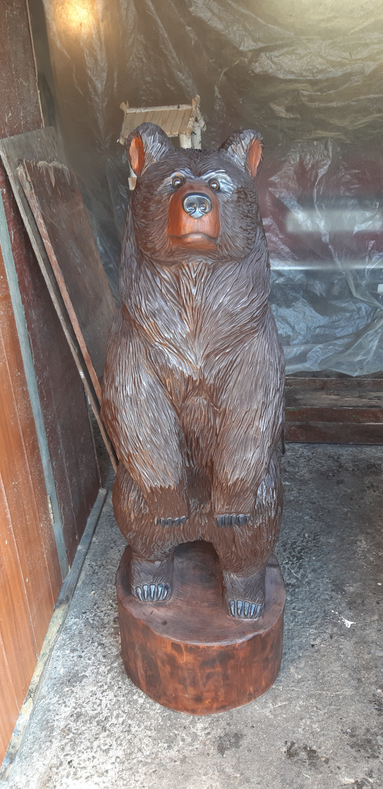 Скульптуры из дерева