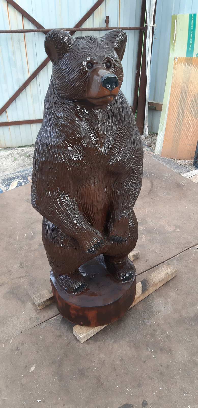 Скульптуры из дерева