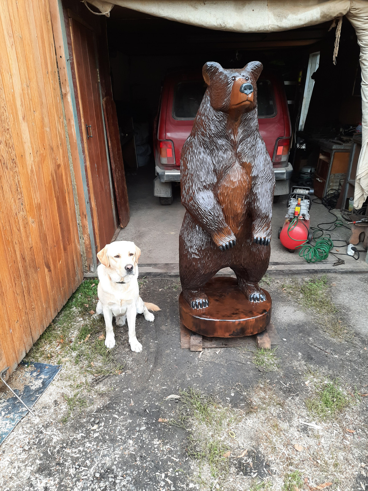 Скульптуры из дерева