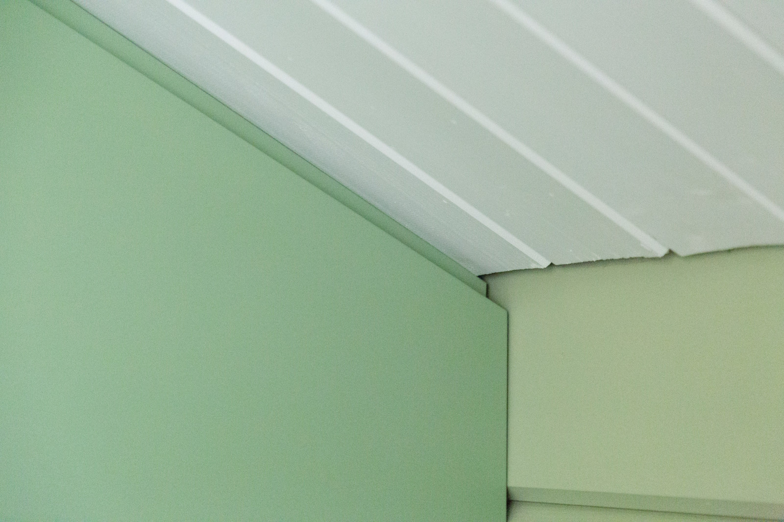 Встроенный шкаф из МДФ