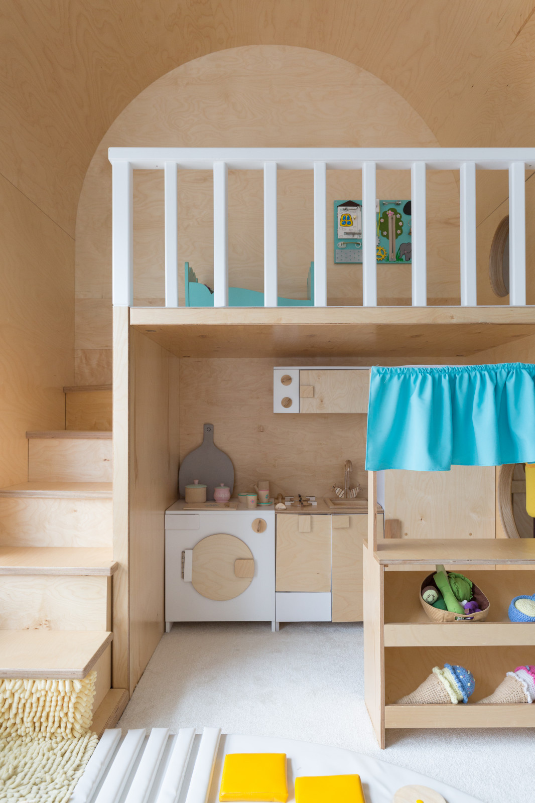 Клумба-кремль