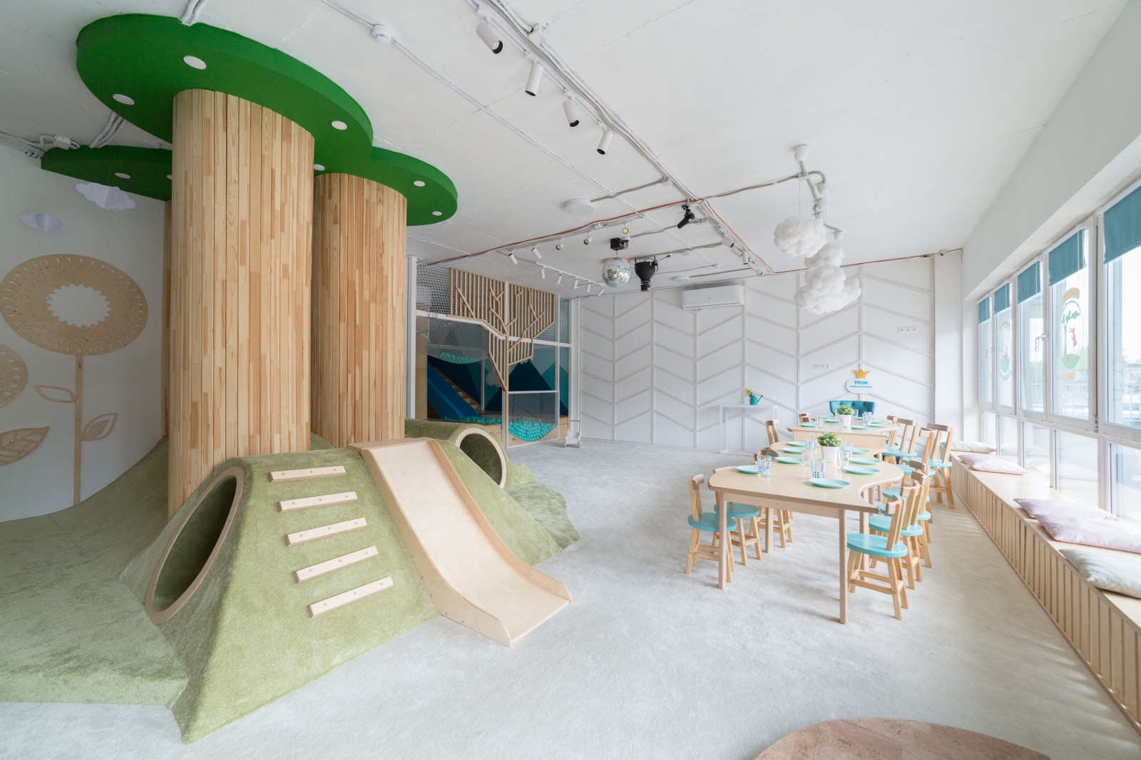 Клумба-кремль