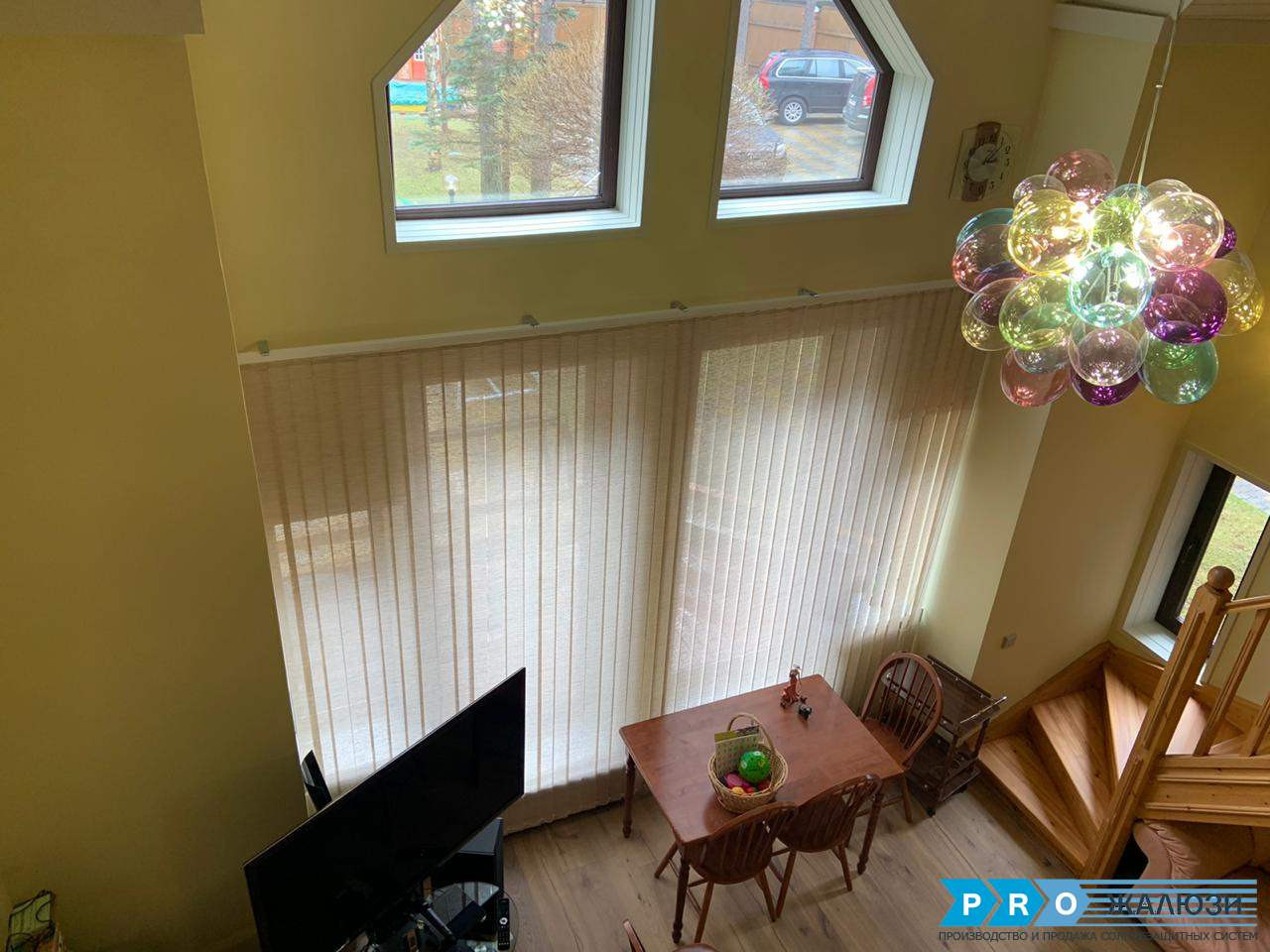 Обложка проекта: Наклонные жалюзи в коттедже