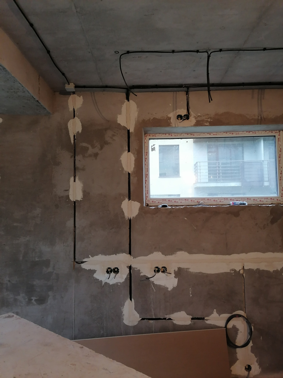 Монтаж кабельных трасс на наших объектах