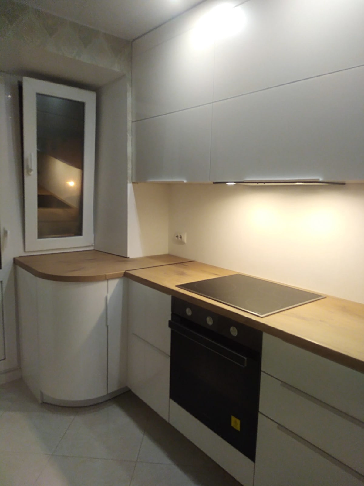 угловая кухня акриловые фасады