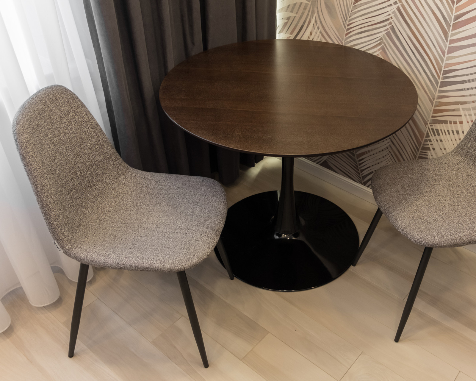 Стол и стулья под заказ