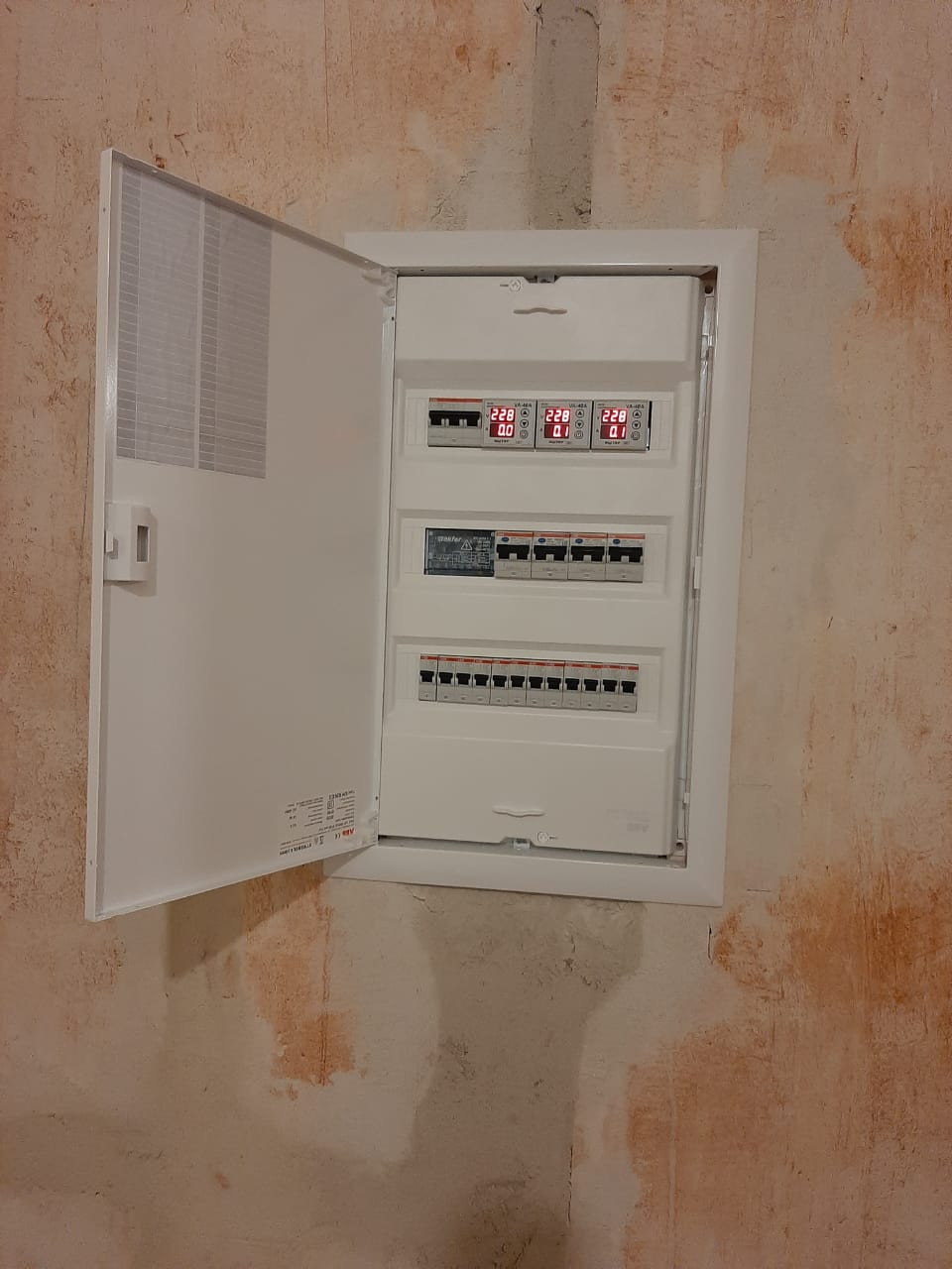 Монтаж электрике в квартирах