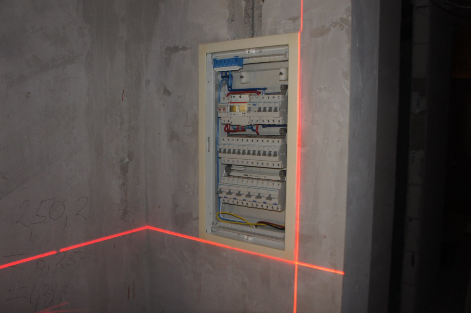 Монтаж электрике в квартирах